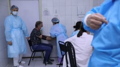 Вакцинация желающих в Алматы приостановлена. Прививки против Covid-19 возобновят через три-четыре дня