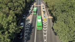 После критики проекта о допуске всех авто на "выделенку" в обсуждении на eGov появились однотипные одобрительные комментарии