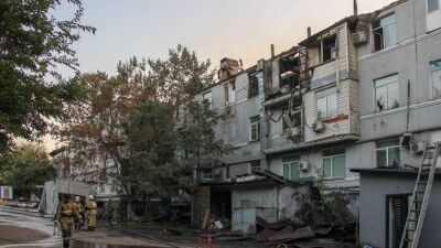Почему пожарные с трудом добрались до горящего дома на Назарбаева. Фоторепортаж с места ЧП