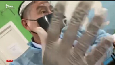 В Алматы журналиста без ПЦР-справки выгнали с избирательного участка. В ТИК утверждают, что он представился наблюдателем