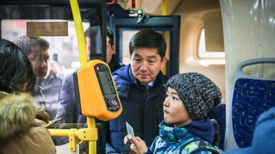 SMSBus: Акимат Алматы требует, чтобы перевозчики отключили оплату за проезд через QR-код Beeline, Kaspi и Halyk Bank