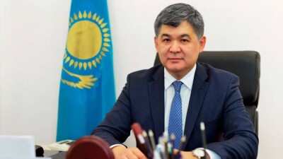 Как экс-министр Биртанов защищал в суде коллегу, обвиняемого в срыве поставок защитных костюмов