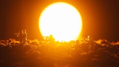 На солнце произошла ещё одна мощная вспышка-близнец: избежит ли Земля последствий снова?