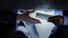 Руководителя отдела предпринимательства Талдыкоргана задержали за получение взяток от нарушителей карантина