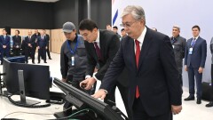 Токаев запустил газохимический комплекс в Атырауской области