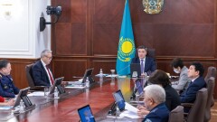 "Я вижу в сводках тяжкие преступления". Бектенов обсудил в правительстве проблемы общественной безопасности