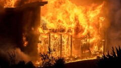 Три человека погибли при пожаре в Астане