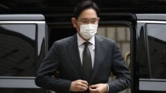 Осуждённый за коррупцию вице-президент Samsung вышел на свободу условно-досрочно