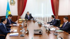 О чём говорил Алихан Смаилов с главой ЕАБР