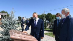 Назарбаев посетил Жамбылскую область и положительно оценил работу Сапарбаева