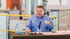 Разыскиваемого учредителя АО "Азия-Авто" Балушкина подозревают в мошенничестве, он заочно арестован