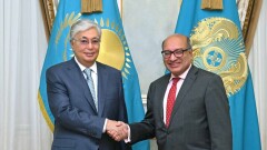 Президент принял своего внештатного советника по экономическому развитию Суму Чакрабарти