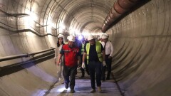 "Процесс затягивается". Мажилисмены посетили строящуюся станцию метро в Алматы