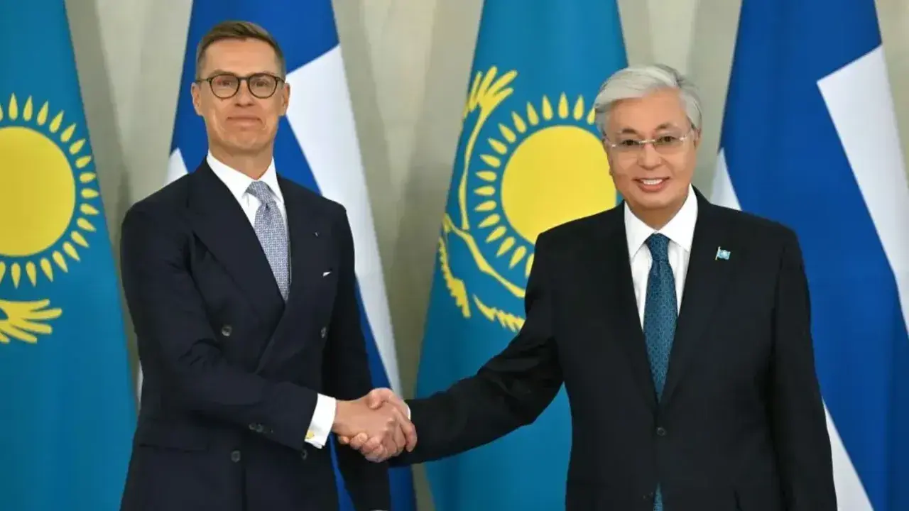 "У нас нет нерешённых вопросов". Токаев провёл переговоры с президентом Финляндии