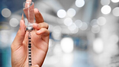 В России привитым от Covid-19 рекомендовали делать ПЦР-тест по возвращении из-за границы