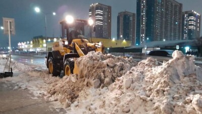 Уборка продолжается: 20 тысяч кубометров снега вывезли с улиц Астаны за день