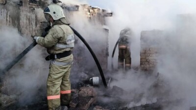 Всем жителям ВКО, чьи дома сгорели во время пожара, построят новые до конца лета