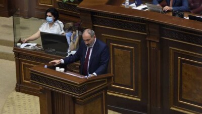 В парламенте Армении произошла потасовка во время выступления Пашиняна