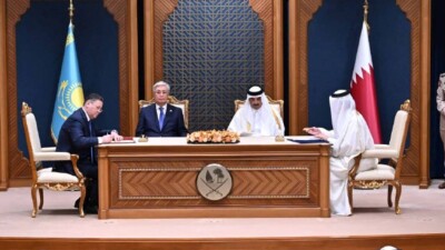 Соглашение о регулировании найма казахстанских работников в Катаре подписал Токаев