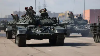 Возвращаются с парада: в Минобороны предупредили о переброске военной техники