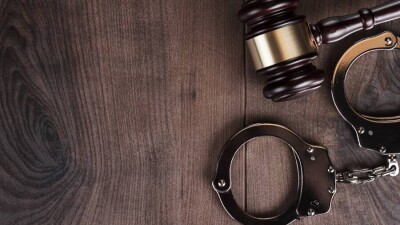 Адвокату, который подделал 15 постановлений об оказании бесплатной юридической помощи, вынесли приговор