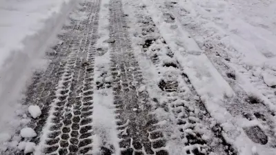 Спасали всю ночь: десятки людей оказались в снежном плену в нескольких регионах Казахстана