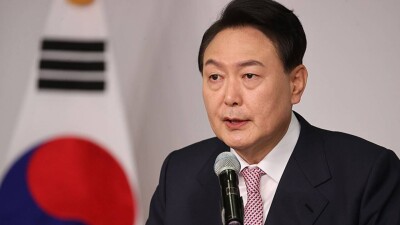 Президент Южной Кореи ввёл в стране военное положение