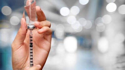 В Израиле начали вакцинировать от Covid-19 подростков