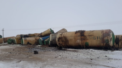 22 цистерны сошли с рельсов в Актюбинской области. Из-за этого задерживается поезд Атырау – Алматы