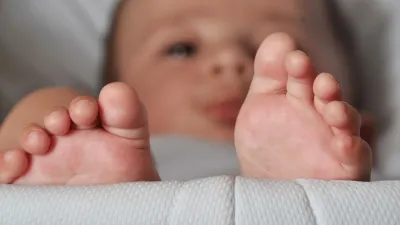 Пакет с новорождённым ребёнком обнаружили в Актобе