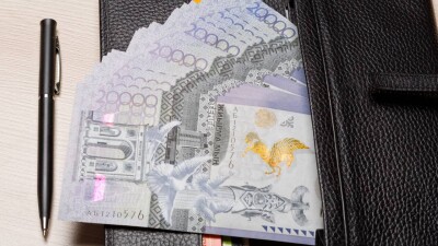 Каким специалистам предлагали самую большую зарплату в Казахстане в июле