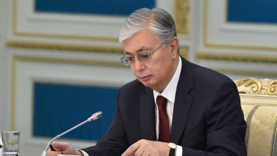 Токаев наградил медалью "Ерлігі үшін" учителя, который погиб в Чарынском каньоне