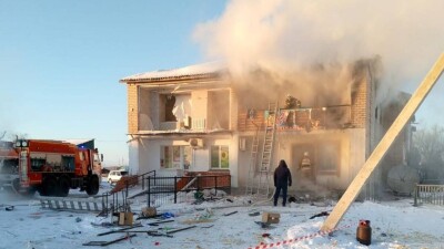 Газ взорвался в жилом доме на несколько квартир в селе СКО. Погибла девочка