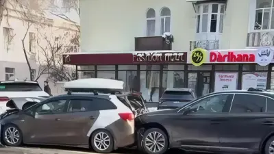 Автобус столкнулся с пятью машинами в Алматы: пострадал один человек