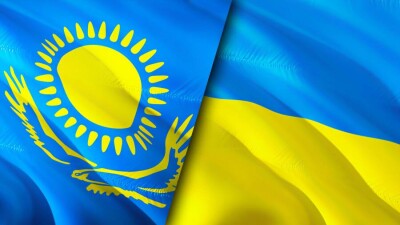 Токаев наградил сотрудников посольства Казахстана в Украине за успешную эвакуацию граждан