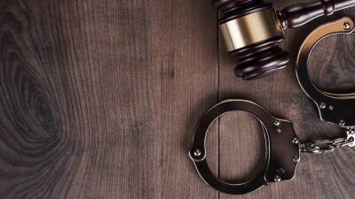 Диспетчеру службы 112, не отреагировавшему на крик о помощи, смягчили приговор в Актобе