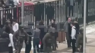 В Подмосковье школьник напал на других учеников с ножом: погиб ребёнок