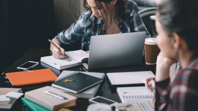 Празднование дня студентов: какие скидки получит молодёжь Алматы