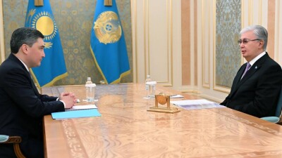 Президент принял премьер-министра Олжаса Бектенова