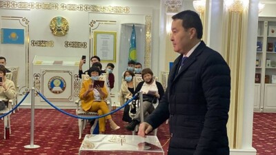 "Моментально". Смаилов рассказал, как выбрал кандидата, за которого он проголосовал