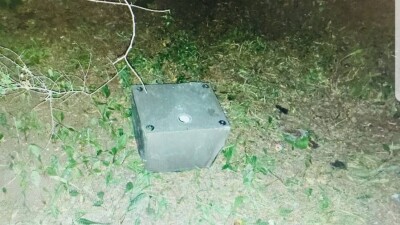 В Нур-Султане рабочий выбросил сейф с деньгами из окна квартиры, в которой делал ремонт