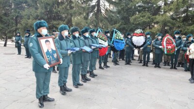 Погибшим во время беспорядков силовикам установят памятник в Алматы