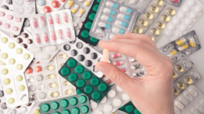 Житель Уральска продавал лекарства из дома, у него изъяли более 70 000 таблеток