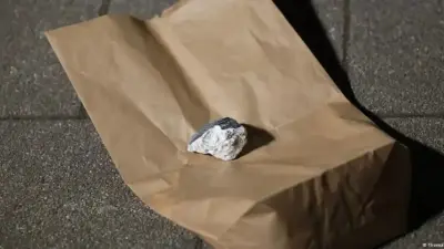 Метеорит упал в Германии: осколки повредили жилые дома