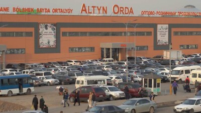 Токаев поручил навести порядок на рынке "Алтын Орда" в Алматы