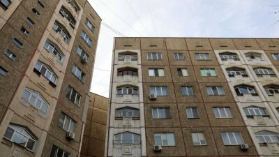 Мать и трое маленьких детей выбросились из окна в Алматы