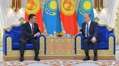 Токаев обсудил успешное проведение парламентских выборов с президентом Кыргызстана