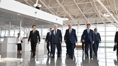 Токаев посетил новый терминал аэропорта Шымкента