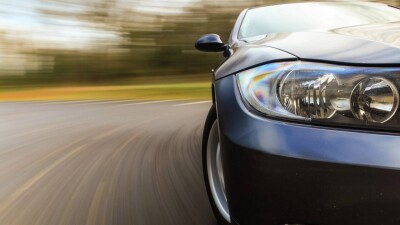 Водителя с долгами на 33 млн тенге остановили в Шымкенте