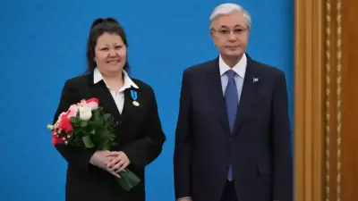 Токаев вручил государственные награды за вклад в развитие энергетики